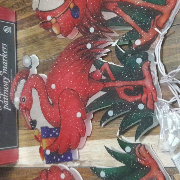 3 Christmas Flamingo Pathway Markers Light Up with Ground Stakes New in Box - Picture 5 of 8